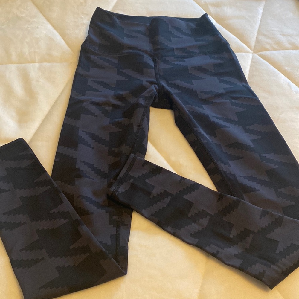 Women’s high waisted Alo leggings